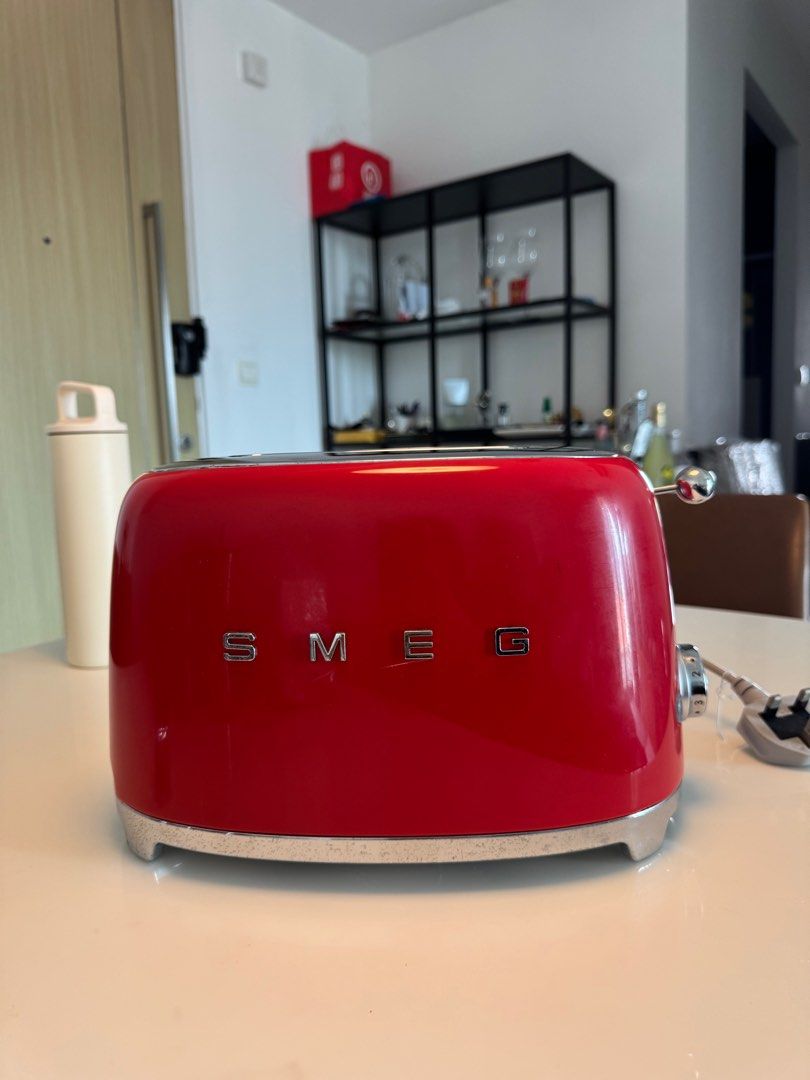 Bread Toaster (Category: Ovens & Toasters) located in Singapore. Submitted by luxxgateaway (Listing ID 1344071532, Image 3). Description: lightly used .