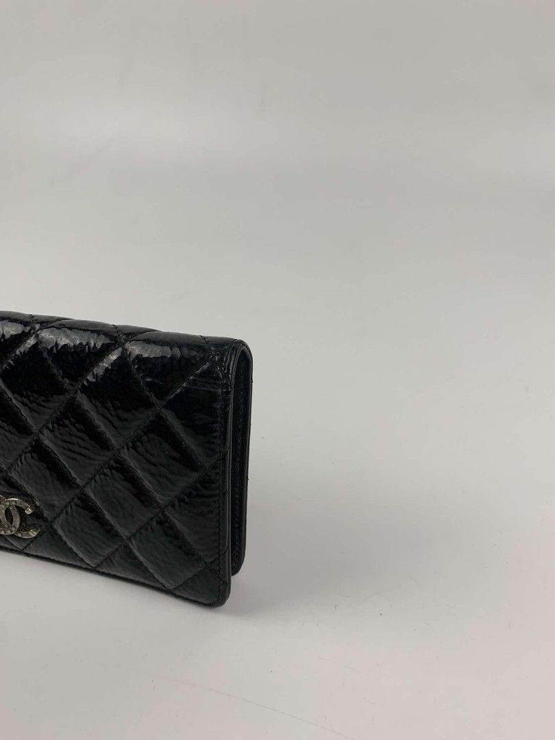 Chanel Compact Bifold Wallet (Category: Luxury Bags & Wallets) located in Paranaque City. Submitted by ragrepository (Listing ID 1344120353, Image 3). Description: Chanel Lampo under zip Height- 4" Depth- 1" Width- 7" Condition- Rank B with minimal signs of usage 3,000+shipping fee.
