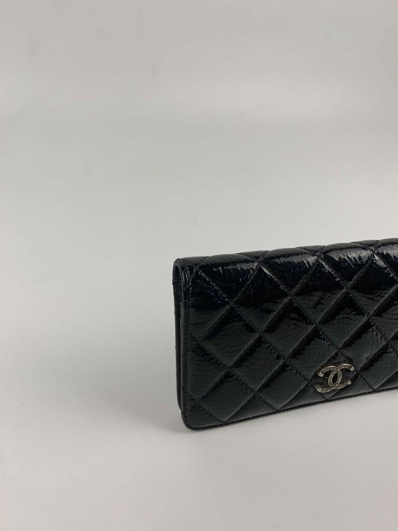 Chanel Compact Bifold Wallet (Category: Luxury Bags & Wallets) located in Paranaque City. Submitted by ragrepository (Listing ID 1344120353, Image 2). Description: Chanel Lampo under zip Height- 4" Depth- 1" Width- 7" Condition- Rank B with minimal signs of usage 3,000+shipping fee.