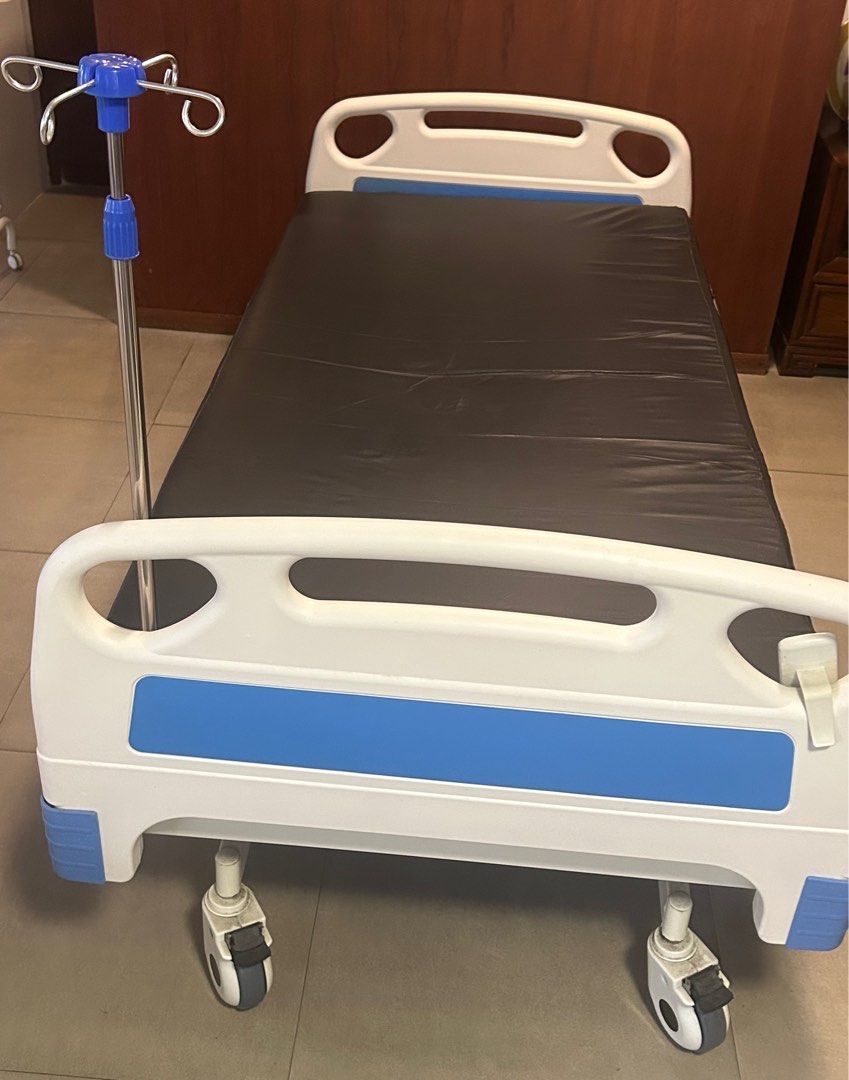 Electric Hospital Bed (Category: Medical Supplies & Tools) located in Muntinlupa City. Submitted by marlaluisa (Listing ID 1344145212, Image 1). Description: Electric hospital bed - excellent used condition Inclusions/Features: - Remote (to control bed height) - Collapsible bedside rails - IV pole - Bed mattress .