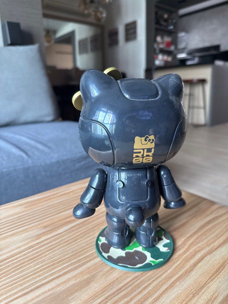 Hello Kitty (Category: Toy Figures) located in Singapore. Submitted by tchongchin (Listing ID 1344128813, Image 3). Description: Black hello kitty for sell.