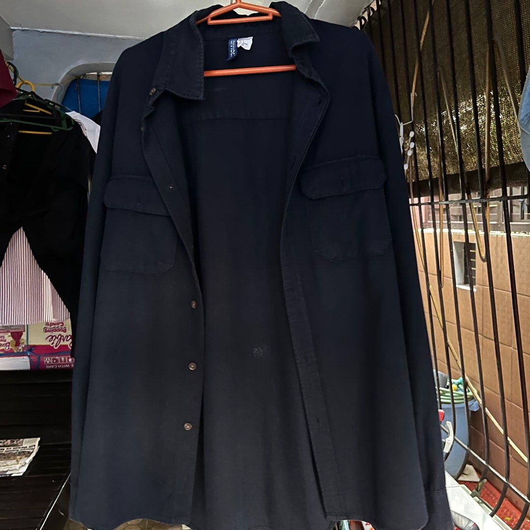 H&M Divided Dark Blue Long Sleeves Polo (Category: Formal Shirts) located in Pasig City. Submitted by save_one (Listing ID 1344167230, Image 1). Description: H&M Divided Dark Blue Long Sleeves Polo Lightly used Pm for other questions. Kindly send an offer if interested, thank you !.