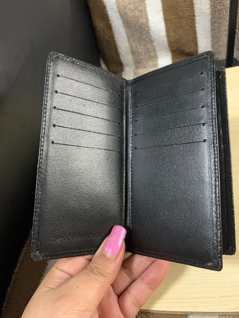 Japan branded leather card wallet (Category: Wallets & Card Holders) located in Cabanatuan. Submitted by mjluxxejapan (Listing ID 1344083930, Image 2). Description: Fixed price genuine leather Andami card slots Approz 6”x3.5” Di kasya full bills Card wallet po ito. Makapal matibay ung leather .