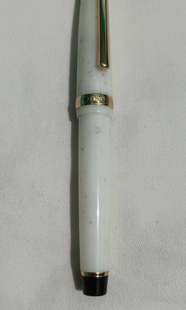Jinhao Glass Dip Pen (Category: Craft Supplies & Tools) located in Makati City. Submitted by chinkybig (Listing ID 1344079297, Image 1). Description: Used once to test only.