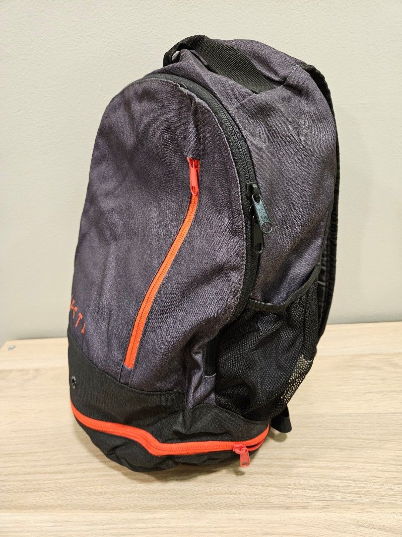 Kipsta Backpack (Category: Backpacks) located in Bangi. Submitted by the_thrift_project (Listing ID 1344167485, Image 2). Description: Kipsta Backpack Used once or twice Condition: 9.5/10.
