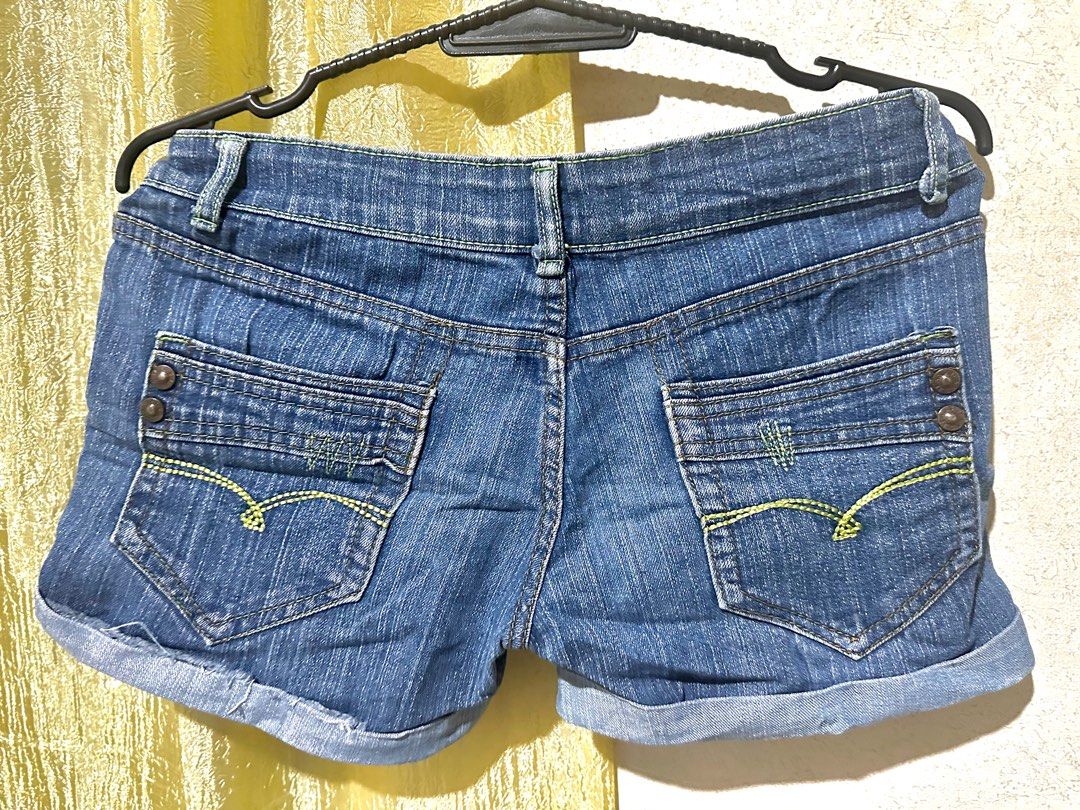 Low waist denim blue shorts (Category: Shorts) located in Las Pinas. Submitted by jazzzy7 (Listing ID 1344165361, Image 2). Description: Size 26 on tag 30 inches Please see photos for condition.