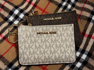 (Category: ) located in . Submitted by sariestore (Listing ID 1344065436, Image 1). Description: .