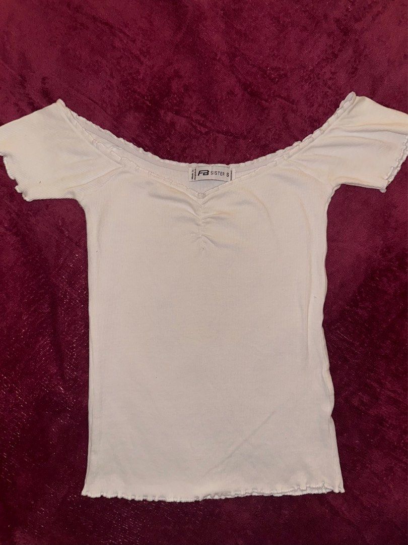 [NEW YORKER] ribbed off shoulder top (white) (Category: Others Tops) located in Manila. Submitted by declutterbyaira (Listing ID 1344238914, Image 1). Description: - xs/s (flattering on petite girlies) 📍loc: pasig * MOP: gcash | bank transfer (BDO) * shipping via: lalamove, grab * meet-ups around ust.