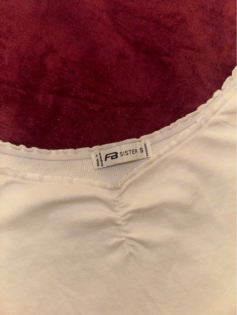 [NEW YORKER] ribbed off shoulder top (white) (Category: Others Tops) located in Manila. Submitted by declutterbyaira (Listing ID 1344238914, Image 2). Description: - xs/s (flattering on petite girlies) 📍loc: pasig * MOP: gcash | bank transfer (BDO) * shipping via: lalamove, grab * meet-ups around ust.