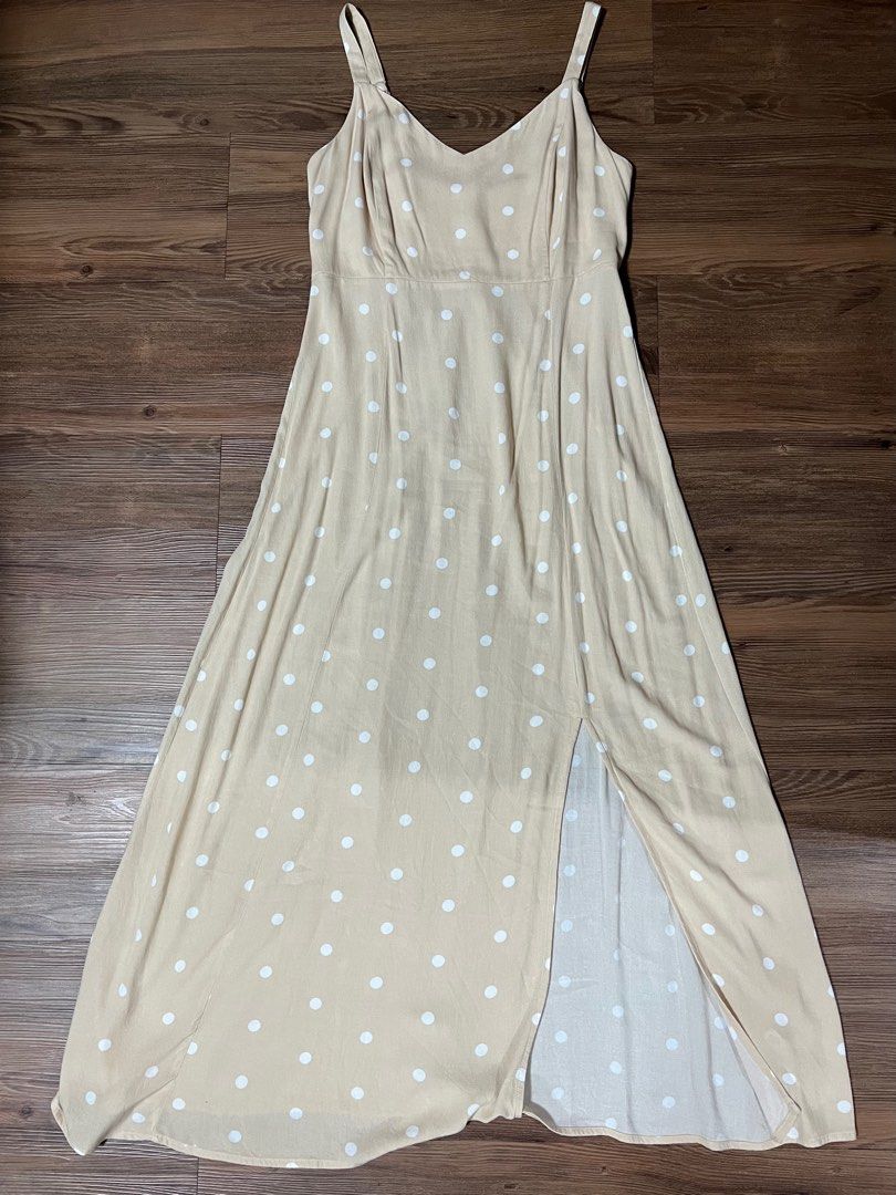 Old Navy Dress - long (Category: Dresses) located in Quezon City. Submitted by declutterinclutter (Listing ID 1344201281, Image 1). Description: .