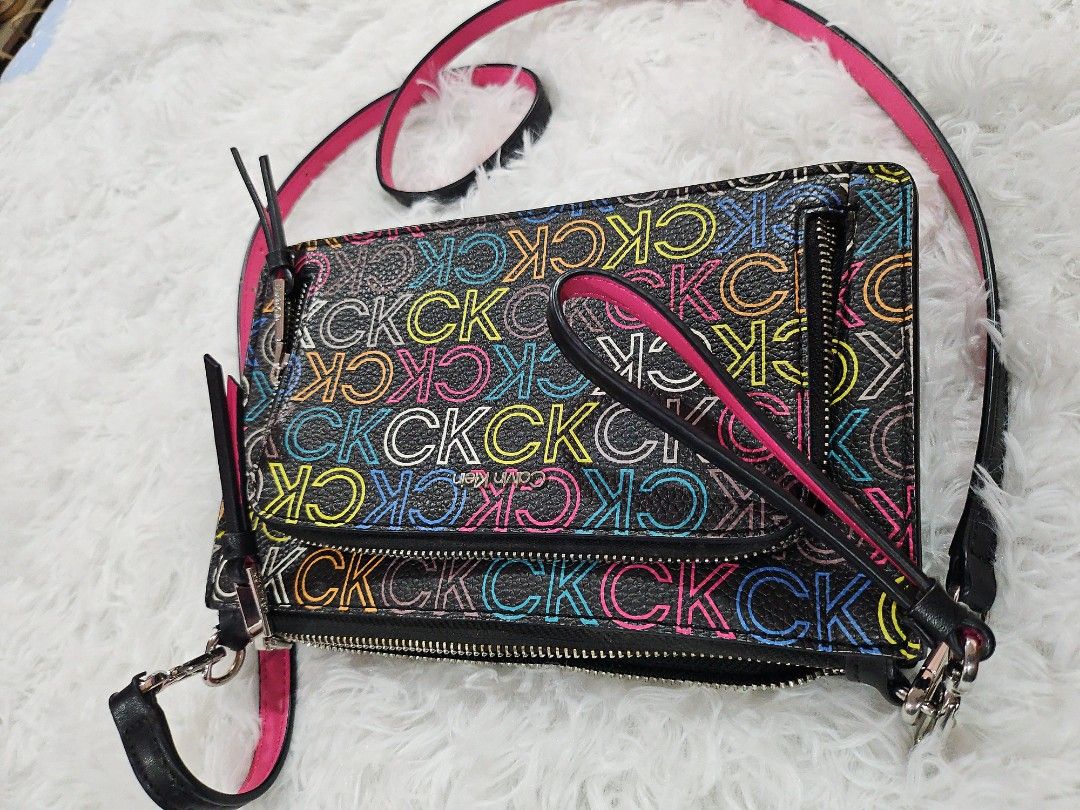 Original Calvin Klein Sling Bag (Category: Luxury Bags & Wallets) located in Quezon City. Submitted by greyz8888 (Listing ID 1344076017, Image 2). Description: Original Ck Sling Bag pasabuy from Canada 10/10 Condition Good as new Used only once for photoshoot.