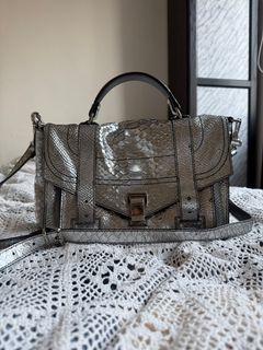 （分類：）位於 。 由 annabelleyeah 提交（商品編號 1344172935，圖片 1）。簡介： 。