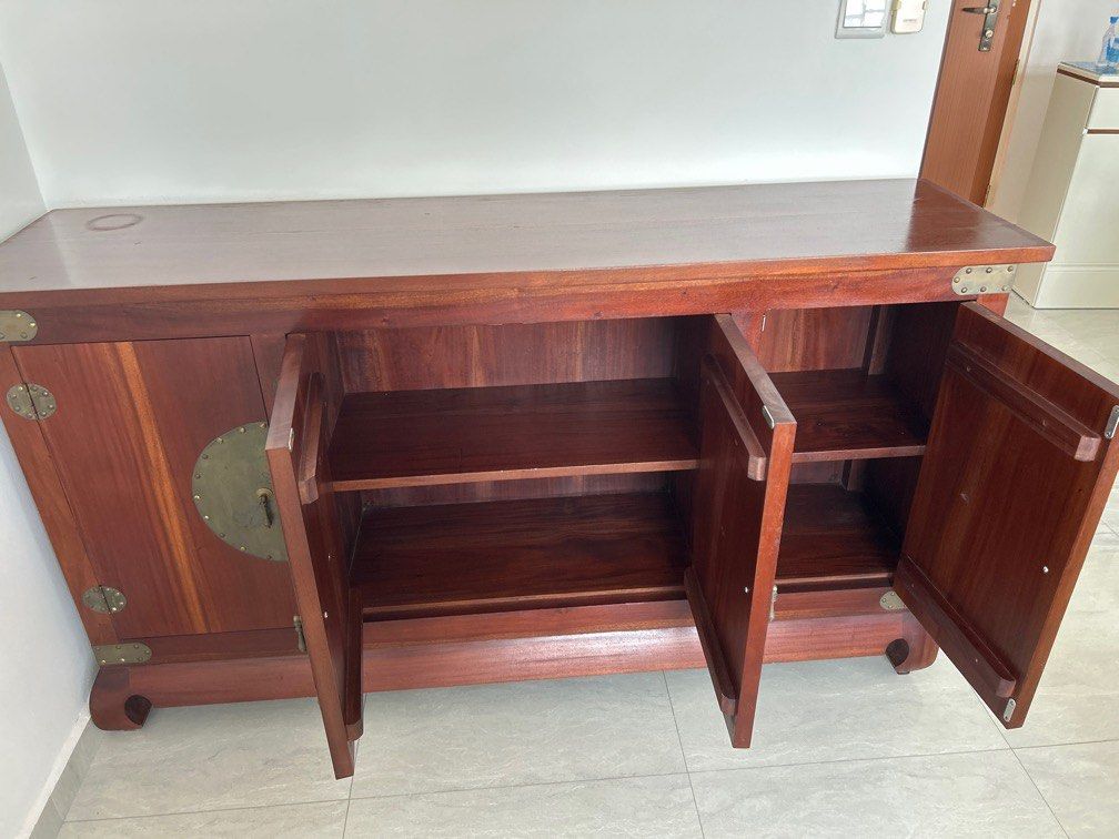 Side table (Category: Shelves, Cabinets & Racks) located in Singapore. Submitted by cpllim (Listing ID 1344114316, Image 3). Description: 160 x 42 x 90 cm Slight mark as shown due to flower vase.