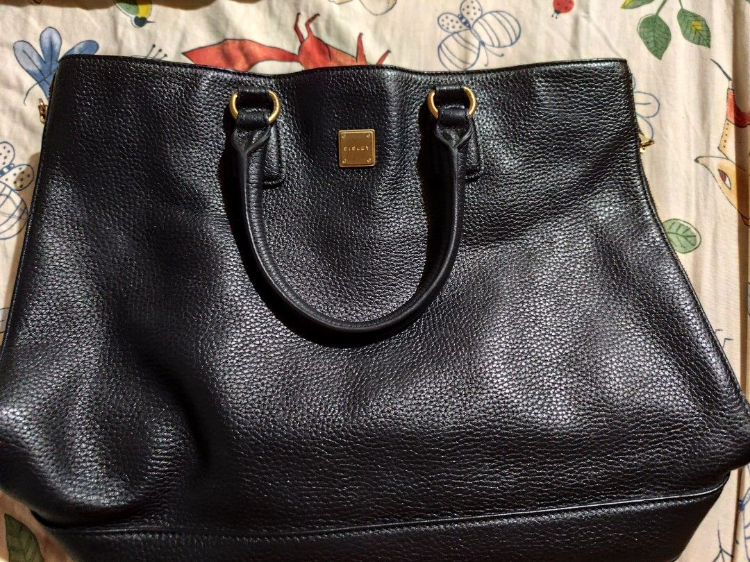 Sisley large tote bag (Category: Shoulder Bags) located in Makati City. Submitted by call_me_biggy (Listing ID 1344183222, Image 1). Description: in good condition with minor rubs as sign of use.