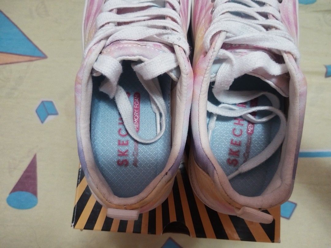 Skechers Roadies Berkeley Blocks (Category: Sneakers) located in Taguig. Submitted by lyechon (Listing ID 1344227022, Image 3). Description: Used Twice Used twice USA-6 EUR-36 UK-3 CM-2.3 BRA-35.