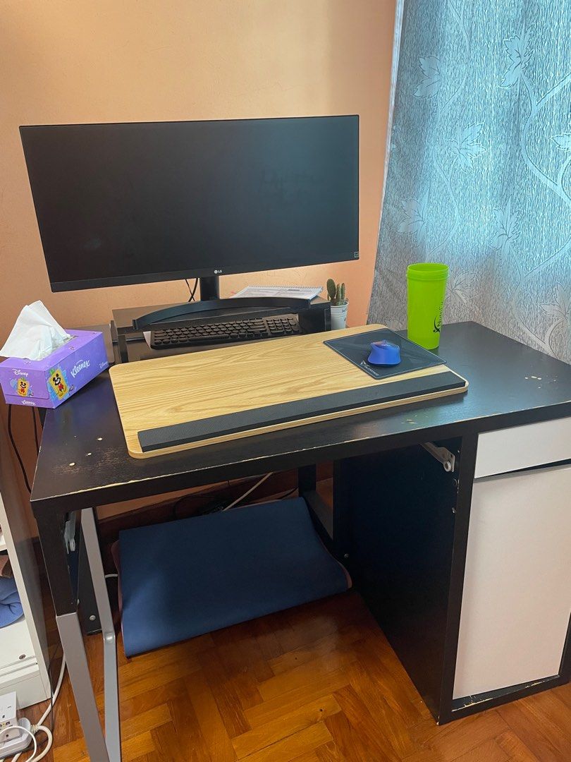 Study Table (Category: Tables & Sets) located in Singapore. Submitted by hifriday (Listing ID 1344098450, Image 1). Description: .