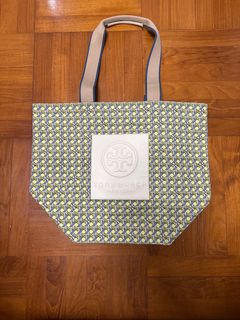 （分類：）位於 。 由 isaacapple 提交（商品編號 1344132785，圖片 1）。簡介： 。