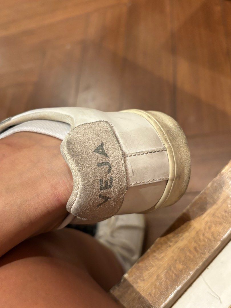 Veja Esplar womens US 7 (Category: Sneakers) located in Quezon City. Submitted by secondhandcommunity (Listing ID 1344180538, Image 2). Description: Used No box US 6 (but fits size 7 for me).