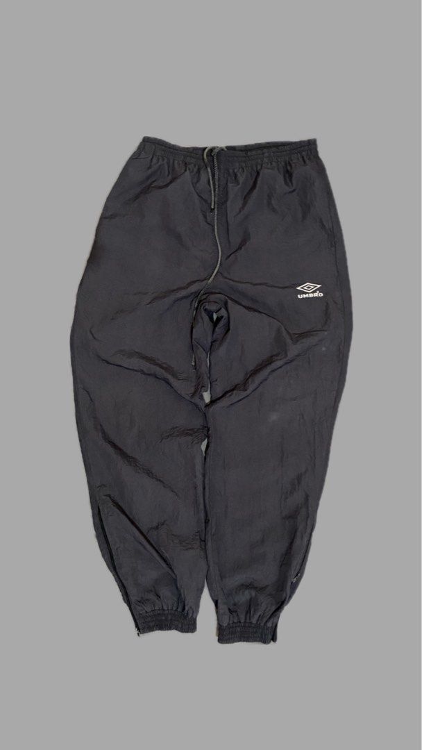 Vintage Umbro track pants (Category: Joggers) located in Bacoor. Submitted by cameronthomaz (Listing ID 1344154499, Image 1). Description: excellent condition wasit: 30-38 inches (stretchable) length: 41 inches .