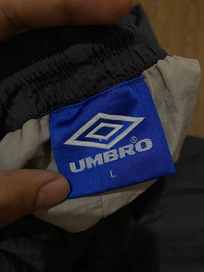 Vintage Umbro track pants (Category: Joggers) located in Bacoor. Submitted by cameronthomaz (Listing ID 1344154499, Image 2). Description: excellent condition wasit: 30-38 inches (stretchable) length: 41 inches .