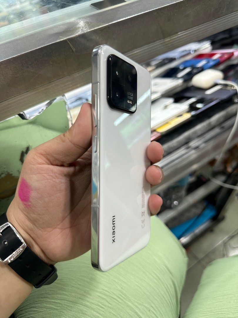 Xiaomi 13 256gb Global FU (Category: Xiaomi) located in San Juan City. Submitted by javedsgadgetshop (Listing ID 1344224273, Image 3). Description: OPEN FOR INSTALLMENT VIA CREDIT CARD/GGIVES/SPAY/BILLEASE & SWAP/TRADE-IN! BUY AND SELL! Quick Specs : Xiaomi 13 •256gb •NTC Variant •Good batt health •Factory Unlock •95% Smoothness •No hidden issue | No Repaired •100% Authentic | Not Refurbished •w/ OEM Charger & store warranty ❣️ - serial can be ch