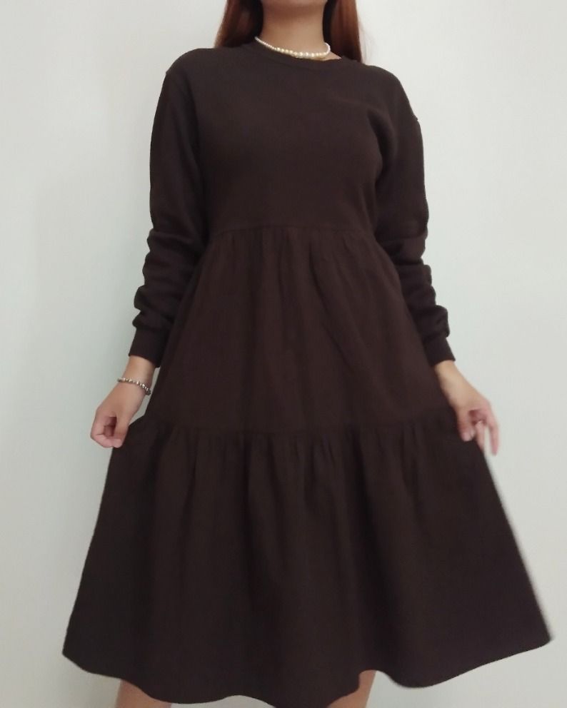 ZARA choco brown sweater maxi dress (Category: Dresses) located in Baguio. Submitted by liganayscloset (Listing ID 1344203738, Image 2). Description: S-M shoulder: 18" bust: 35" length: 43" Model Size: Small Height: 5'4 Bust: 33" Waist:27" *Measurements done with the item laid flat DISCLAIMER: LIGANAYSCLOSET is not associated or affiliated with any featured brands. All trademarks & copyrights are reserved to the original brand holders. FREE SHIPP