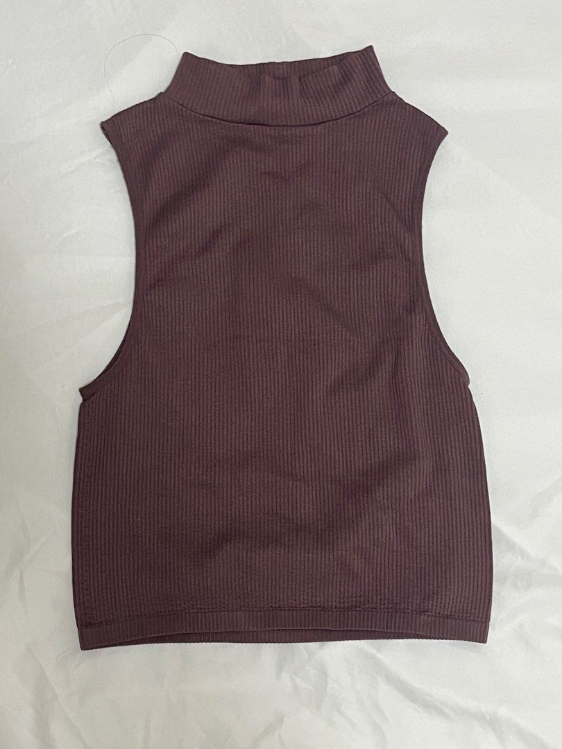 Zara Top (Category: Others Tops) located in Manila. Submitted by mxnasmbrd (Listing ID 1344208218, Image 1). Description: .