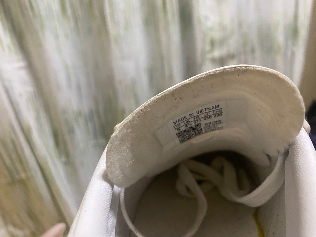 Adidas Samba Special Edition (Category: Sneakers) located in Iloilo. Submitted by fp199 (Listing ID 1344375697, Image 3). Description: Samba Special Edition Spikeless Golf Shoes UK 4.5/ US 5 W Used once No box RFS: Di na ginamit ulit, bought a new pair na diff color way .