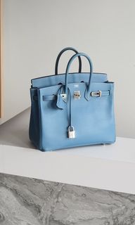 (Category: ) located in . Submitted by luxurydesignerbrandeds (Listing ID 1344421821, Image 1). Description: .