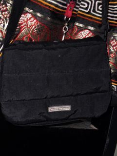 Beyond the Vines poofy bag black