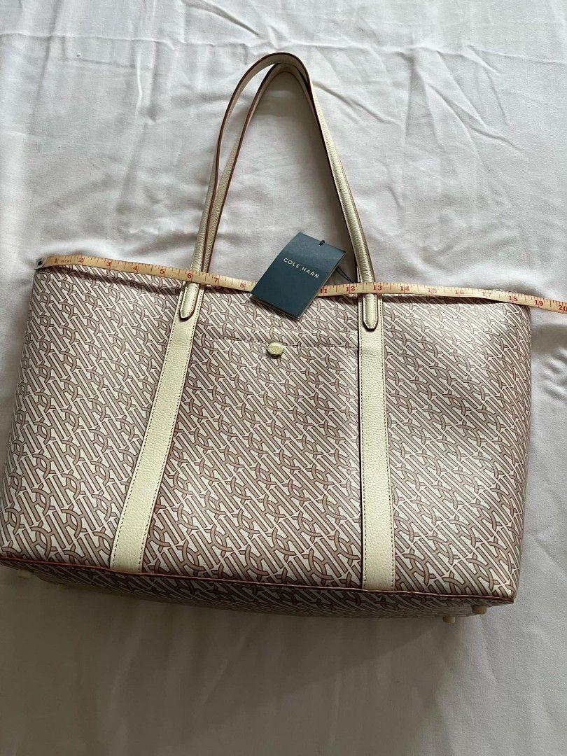 Brand new Cole Haan bag (Category: Luxury Bags & Wallets) located in Quezon City. Submitted by auibee (Listing ID 1344278967, Image 1). Description: brand new with tag Cole Haan bag from the U.S..