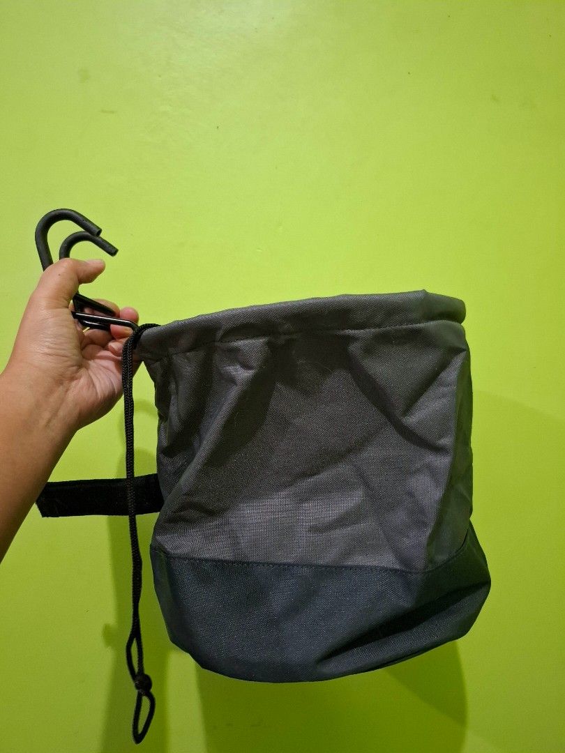 BTWIN Folding Bike Front Basket 10L (Category: Bicycles) located in Tarlac. Submitted by kokocart_preloved (Listing ID 1344373525, Image 1). Description: • 10L • this item only suits for Foldable Bike • Bought it at Decathlon. RFS: Di pala siya pwede sa bike ko kaya di ko magamit. Sana bigyan nyo na sya nang bagong owner para magamit. 100% okay yung gamit kasi nakatabi lang yan..