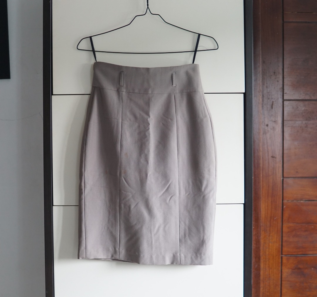 Bundle Rok Span dan Kemeja Bergaris, Fesyen Wanita, Pakaian Wanita ...