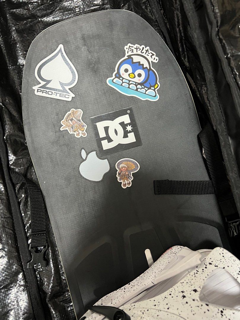 Burton Process Smalls Flat Top Snowboard 138cm ALL MOUNTAIN SNOWBOARD （分類：其他運動配件）位於 Hong Kong。 由 beebee214 提交（商品編號 1344335676，圖片 3）。簡介： *Only the snowboard( will dismantle the binding before face trade or shipping) *138cm All mountain *included SF express 。