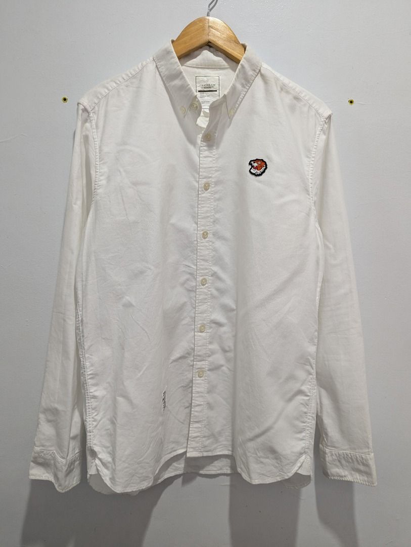 Chocoolate HK Oxford Shirt L (Category: Formal Shirts) located in Antipolo. Submitted by bentakahitanoano (Listing ID 1344347608, Image 1). Description: Still in good condition Size XL perfectly fit to L Retail around 136$ - 8k Pit to pit 22 Length 29.5 Sleeves 26 .