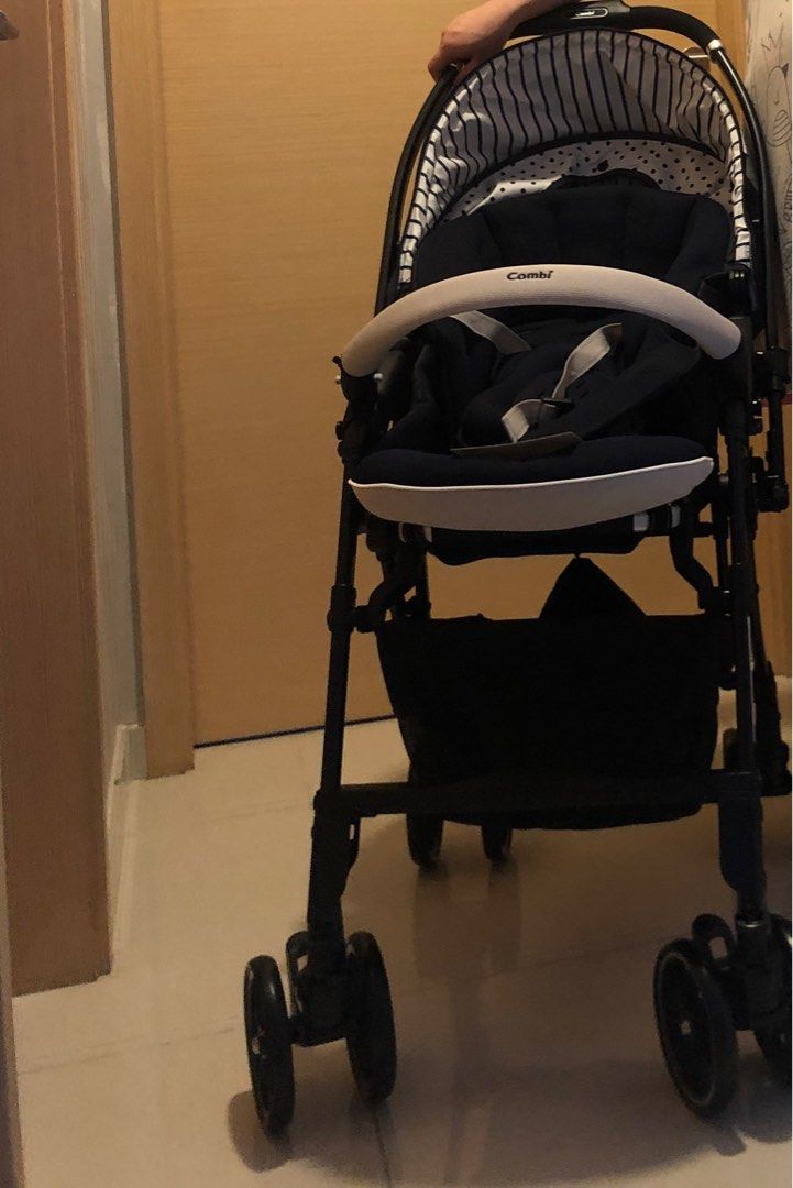 Combi stroller (Category: Strollers) located in Singapore. Submitted by coolriver.6908db (Listing ID 1344257510, Image 1). Description: .