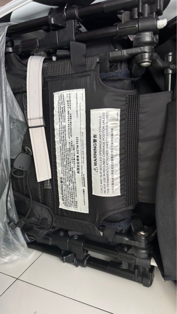 Combi stroller (Category: Strollers) located in Singapore. Submitted by coolriver.6908db (Listing ID 1344257510, Image 2). Description: .