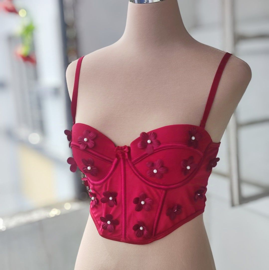 Corset floral red burgundy (Category: Blouses) located in Rizal. Submitted by lexycolour (Listing ID 1344277925, Image 1). Description: 💖 padded one time used only and literal 20 mins ko lang sinuot. 🤣 💖S-M (mannequin size M) 💖with pouch 💖 S on tag 💖 Bra Size (FR/ ES):850 850 904,908 Bra Size (ASIA/JPX700,758,750, Bra Size (EU/DE/INT) 700, 700754,750, Bra Size (AU) 100, 100,124,120, Bra Size (IT) 10 10,24,25, Bra Size (BR)400 ADD AZA,420.