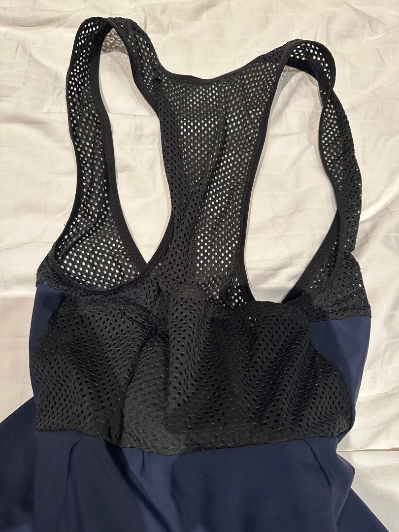 Giro Chrono Expert Cycling Bibshorts medium (Category: Activewear) located in Makati City. Submitted by victorvillareal (Listing ID 1344407241, Image 3). Description: Used only 2-3 times With bag and tags Bought abroad Like new .