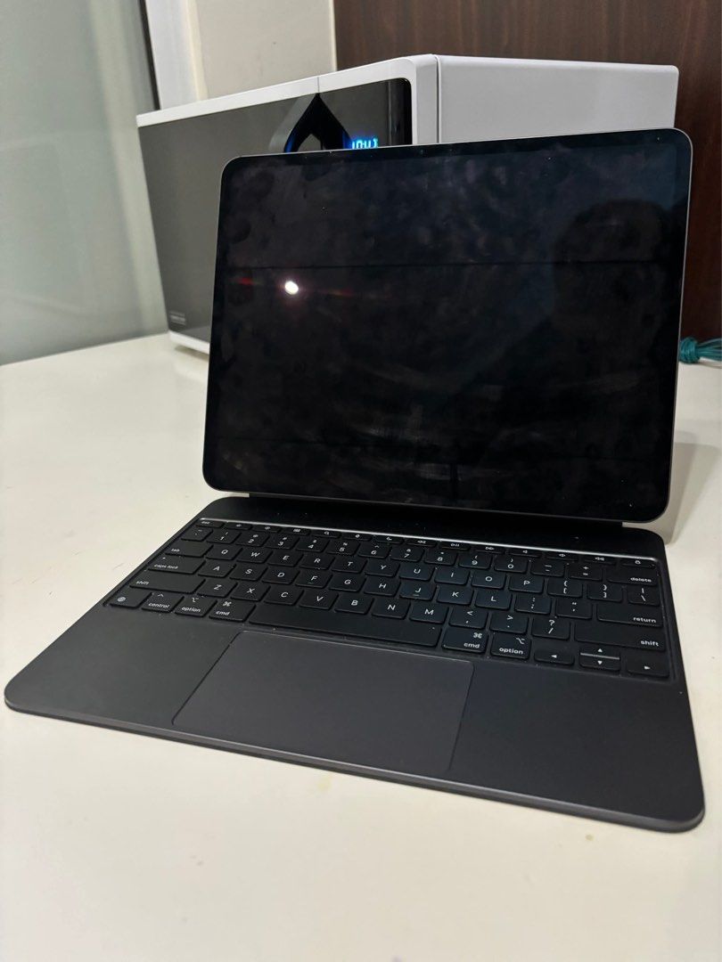 Ipad pro m4 13 256gb (wifi) + Magic Keyboard (Category: iPad) located in San Juan City. Submitted by mgvlistings (Listing ID 1344328089, Image 2). Description: Fs: ipad m4 pro 256gb (wifi) + magic keyboard = 80k Check battery charge cycles on photos. Dm me if interested almost bnew. Kakabili lng november.