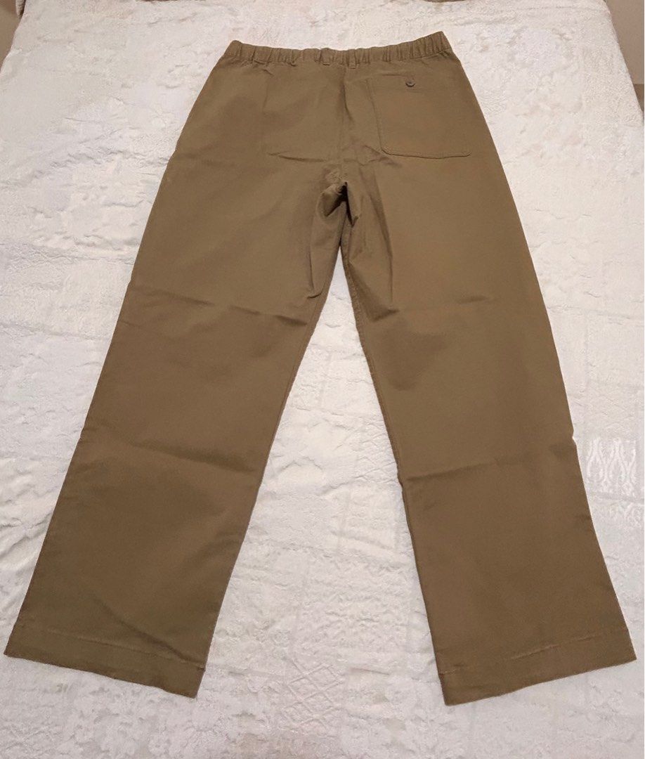 Khaki Pants (Category: Chinos) located in Manila. Submitted by polloloco (Listing ID 1344352302, Image 1). Description: Adjustable Waist Dimes: 33x39 Leg Op: 9.