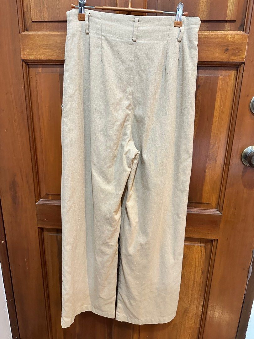 Linen Wide Pants - Fits M-L (Category: Other Bottoms) located in Paranaque City. Submitted by applemt (Listing ID 1311383375, Image 3). Description: Waist - 29” Hip - 39.25” Pants length - 40”.