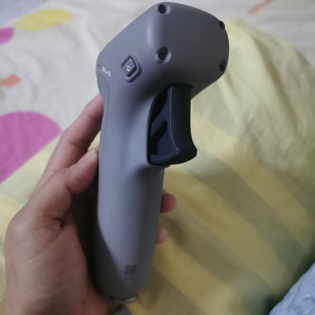 Motion Controller (Category: Drones) located in Kuala Lumpur. Submitted by Ajshopee (Listing ID 1344296165, Image 2). Description: Spare and letting go.. Like new... Seldom use Pick up Brickfields kl.