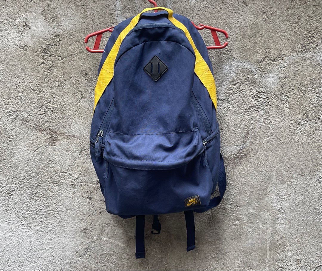 Nike SB - Icon Backpack, Men's Fashion, Bags, Backpacks on Carousell