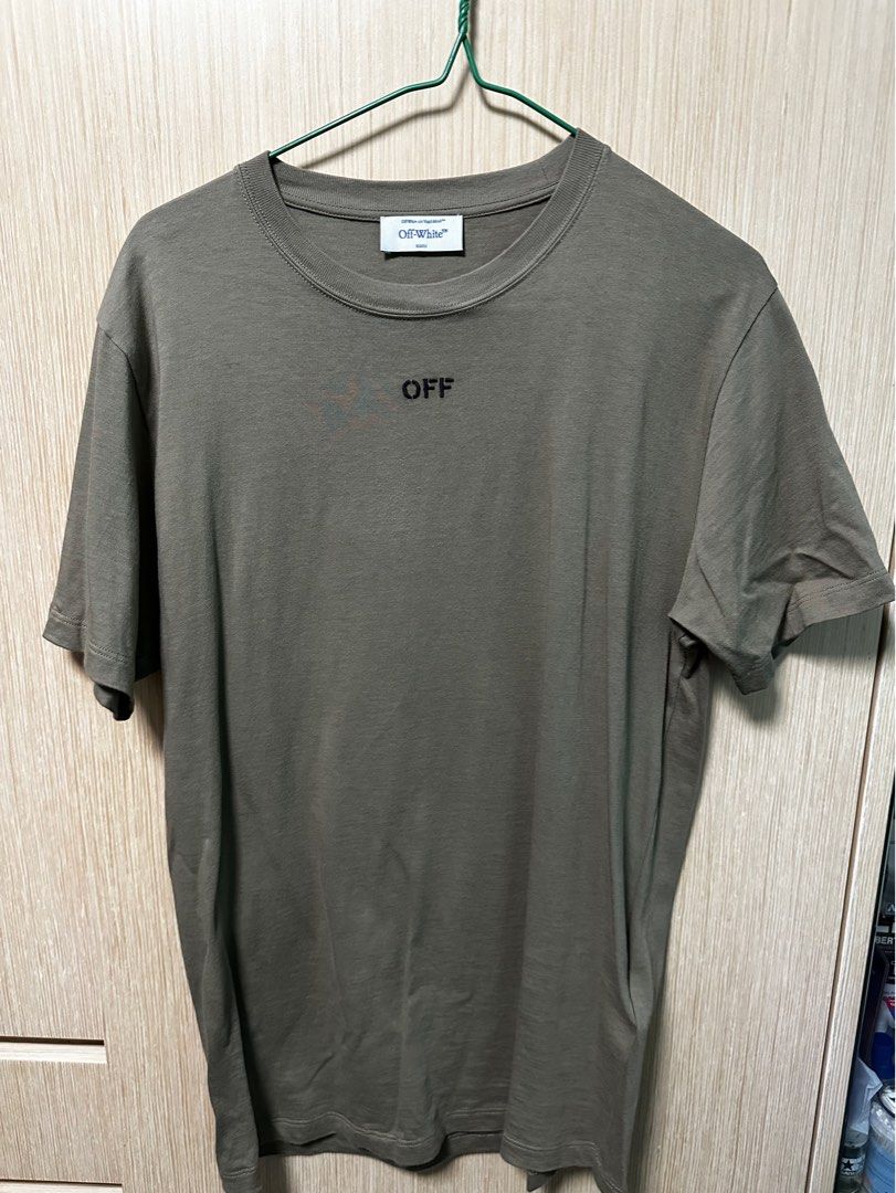 Off white （分類：T-shirt、恤衫、有領衫）位於 Hong Kong。 由 tam9988 提交（商品編號 1344413405，圖片 1）。簡介： 冇著過。