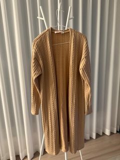 (Category: ) located in . Submitted by thebasicwardrobe (Listing ID 1344332163, Image 1). Description: .