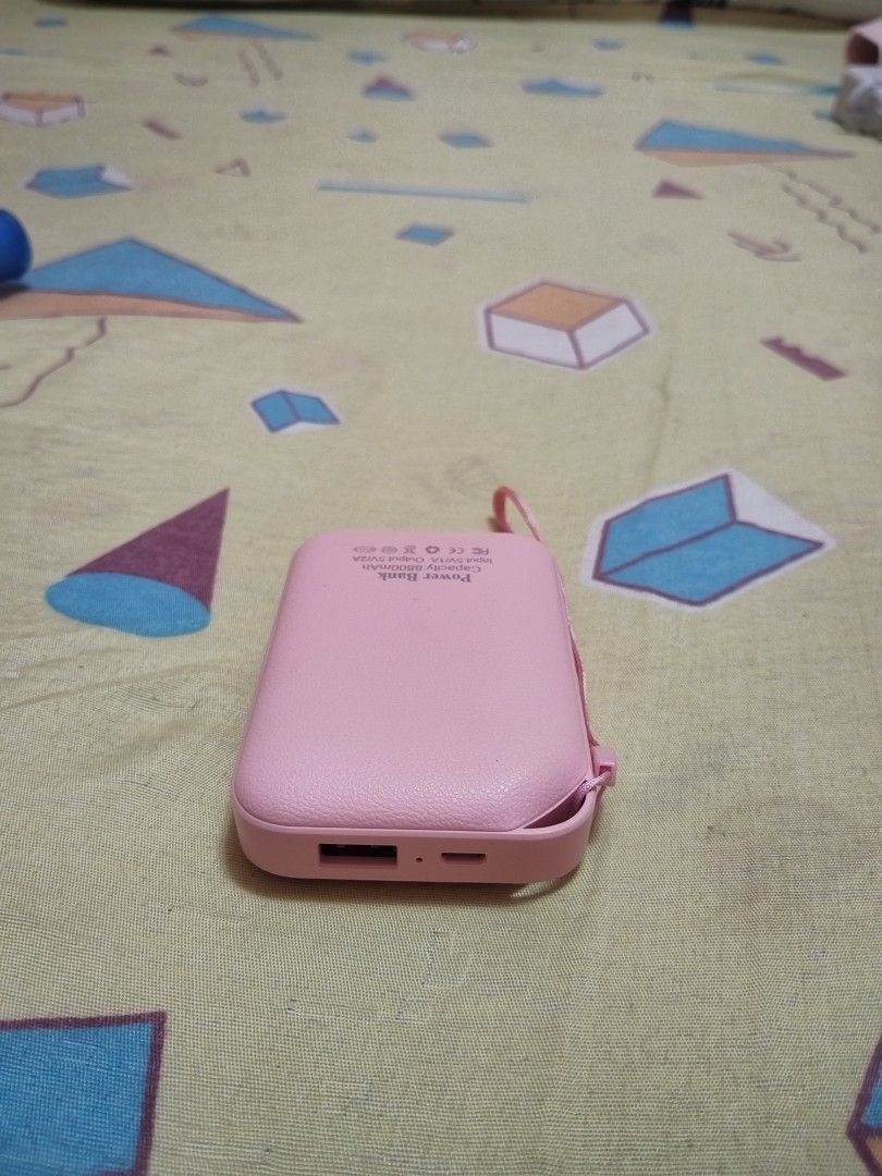 Power Bank (Category: Batteries & Power Banks) located in Taguig. Submitted by lyechon (Listing ID 1344408742, Image 3). Description: Power Bank: Capacity: 8800mAh Input:5V/1A Output:5V/2A.