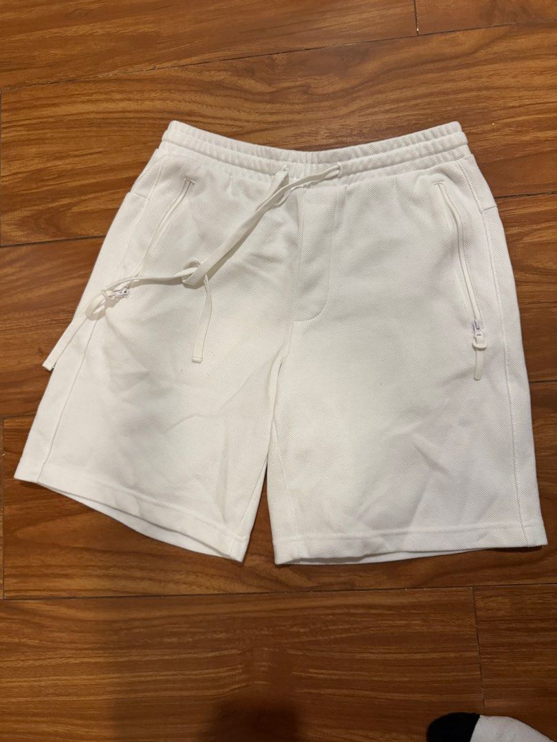Pull & Bear Shorts (Category: Shorts) located in Rizal. Submitted by l17873 (Listing ID 1344414373, Image 1). Description: Payment through GCash Only Measurements in pics SF not included Fixed price :).