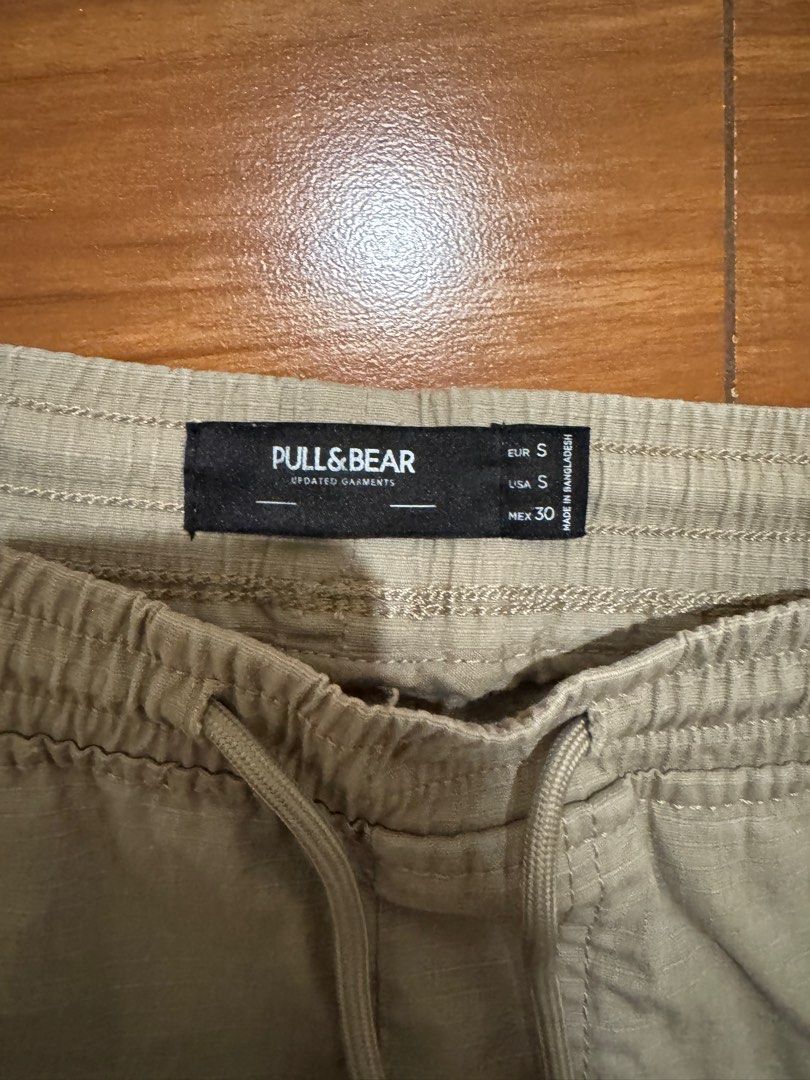 Pull & Bear Trousers (Category: Joggers) located in Rizal. Submitted by l17873 (Listing ID 1344413935, Image 2). Description: Payment through GCash Only Measurements in pics SF not included Fixed price :).