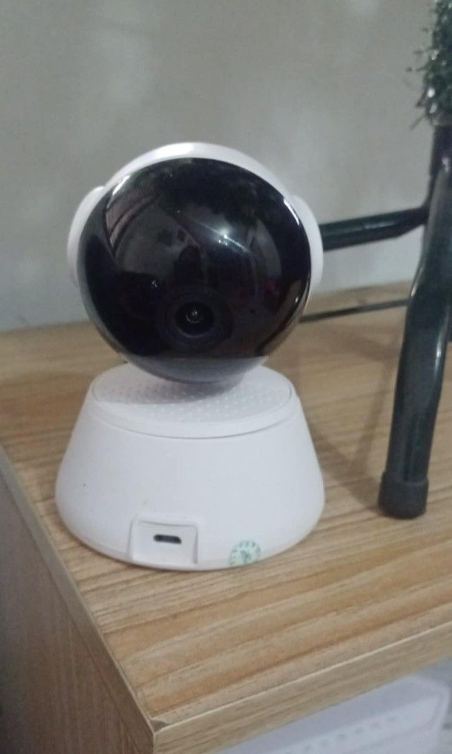 Q6 Pro V380 Smart PTZ Camera (Category: Security Systems & CCTV Cameras) located in Cavite. Submitted by jam90053 (Listing ID 1344431474, Image 2). Description: Rfs: Maglilipat Bahay.